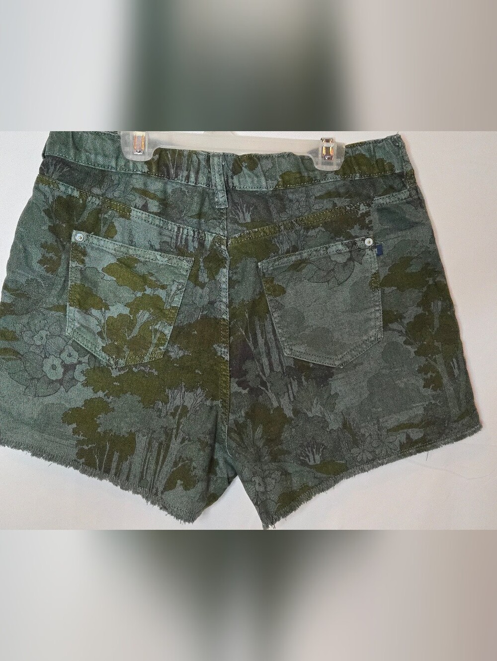 Anthropologie Pilcro Sxrunchie Women’s M Green Forest Patterned Denim Shorts - Picture 6 of 8